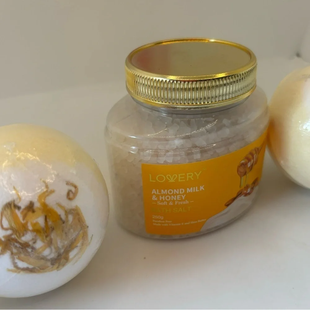Love Almond Milk & Honey Bath Salt with bombs